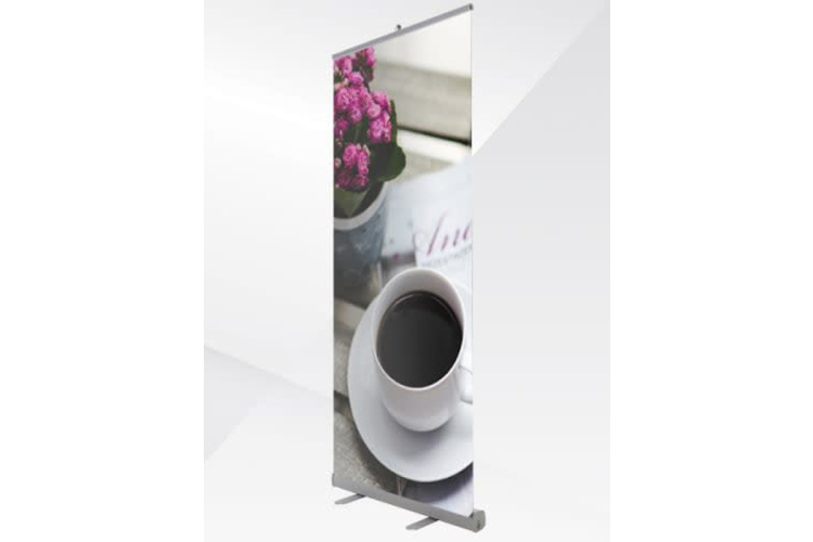 Retractable banner stands